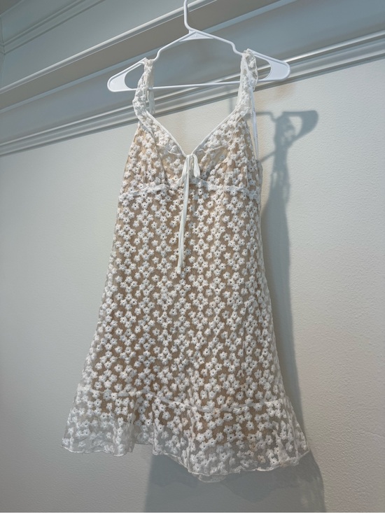 Lulus Dresses & Skirts - Lulu's White Daisy Crochet Mini Dress with Nude Lining